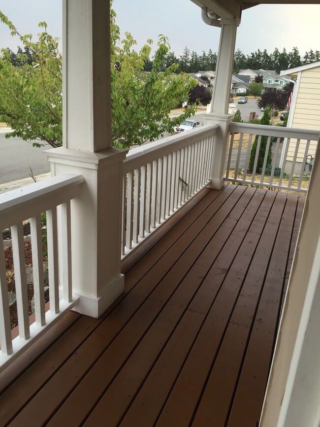 1557 NW Camellia Loop in Oak Harbor, WA - Building Photo - Building Photo
