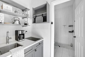 170 5th St, Unit 1 in Naples, FL - Building Photo - Building Photo