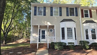 214 Riverwalk Cir in Cary, NC - Building Photo