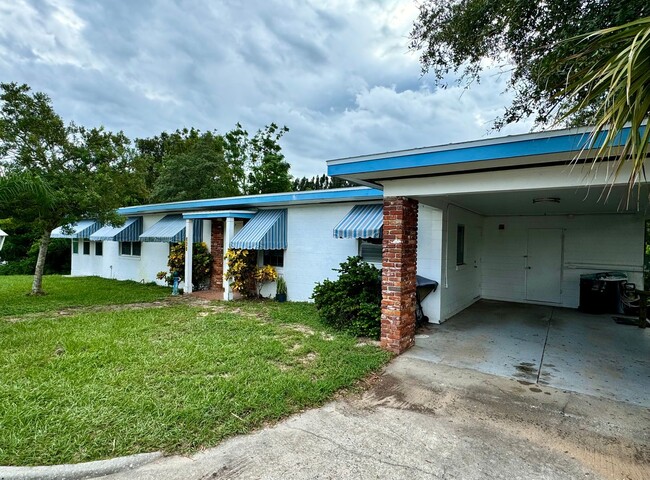 636 N Crooked Lake Dr in Babson Park, FL - Building Photo - Building Photo