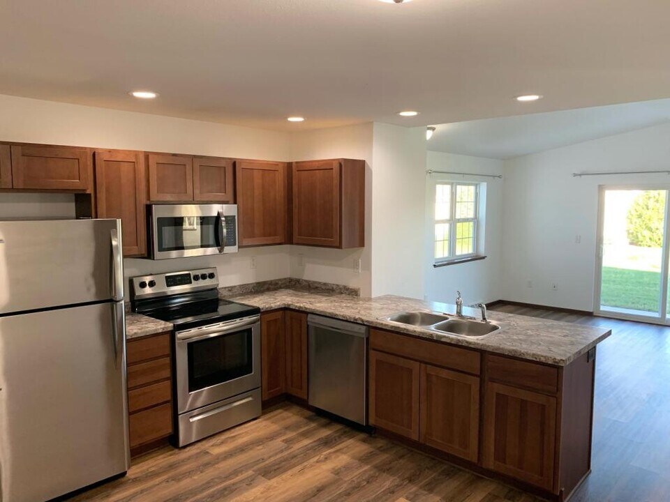 7112 Brehm St in Weston, WI - Building Photo