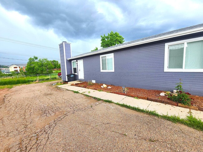 property at 4450 Loomis Ave