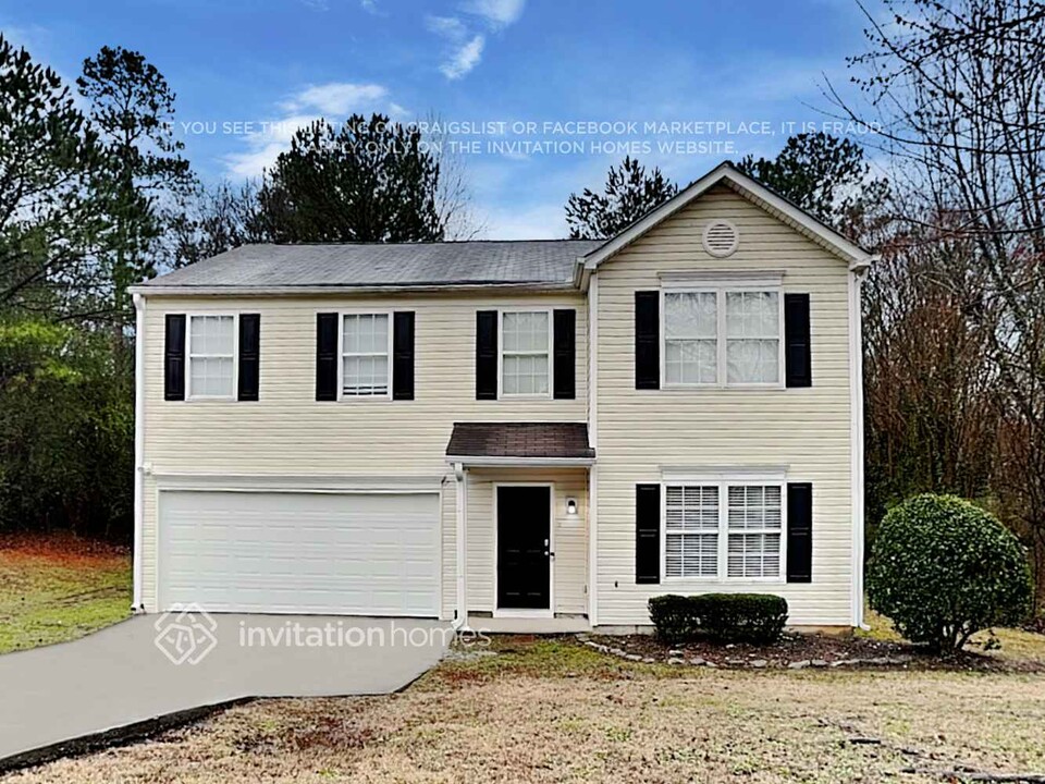 456 Crested View Dr in Loganville, GA - Building Photo