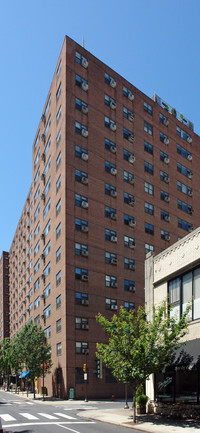 Riverwest Condominiums in Philadelphia, PA - Foto de edificio - Building Photo