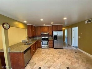 4705 Marlboro Ct, Unit 2104 in Las Vegas, NV - Building Photo - Building Photo