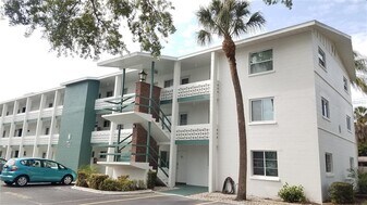 1801 Restful Dr in Bradenton, FL - Building Photo
