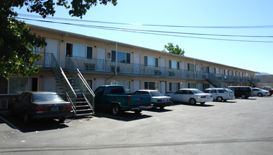 1760 Diane Ct in Concord, CA - Foto de edificio - Building Photo