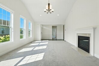 105 Phoebe St in Methuen, MA - Building Photo - Building Photo