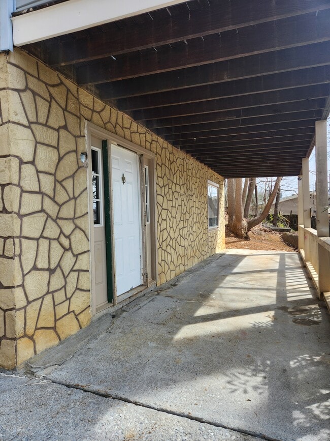 2119 US-421 in Bristol, TN - Foto de edificio - Building Photo