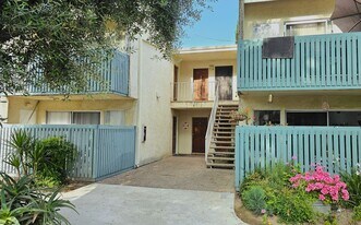 5700 Etiwanda Ave in Los Angeles, CA - Building Photo