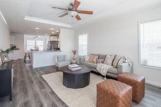 Crystal Lake - Zephyrhills-A 55+ Community in Zephyrhills, FL - Building Photo - Interior Photo