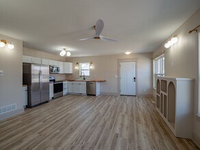 922 9th St SE in Cedar Rapids, IA - Foto de edificio - Building Photo
