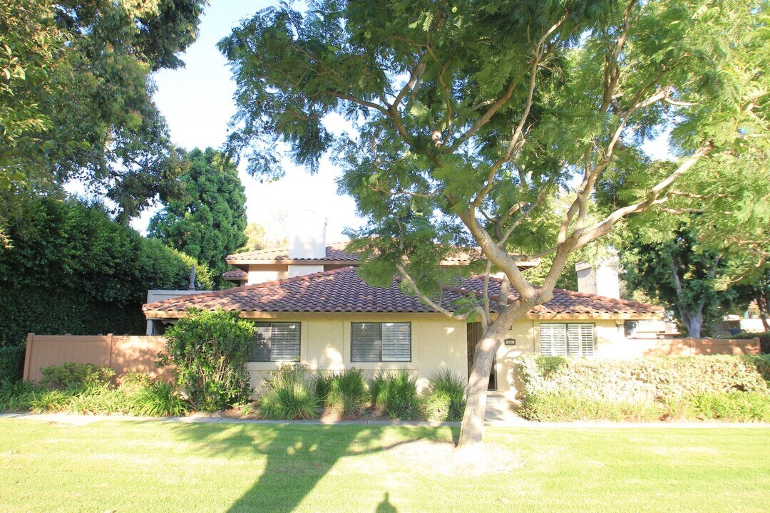 587 Doyle Ln in Ventura, CA - Building Photo
