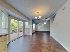 2133 Antoinette Way in Union, KY - Foto de edificio - Building Photo