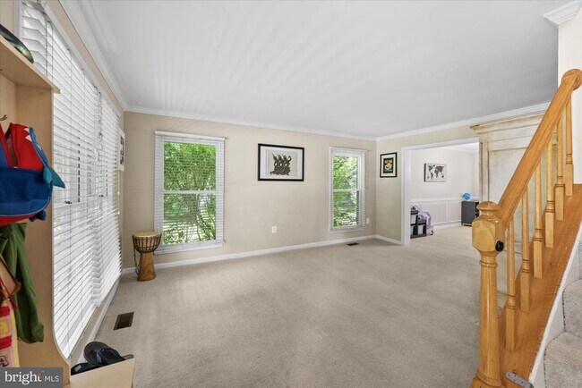 11982 Mojave Ln in Woodbridge, VA - Foto de edificio - Building Photo