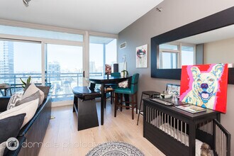 757 N Orleans St, Unit 1205 in Chicago, IL - Building Photo - Building Photo
