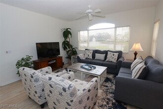 9060 Palmas Grandes Blvd in Bonita Springs, FL - Foto de edificio - Building Photo