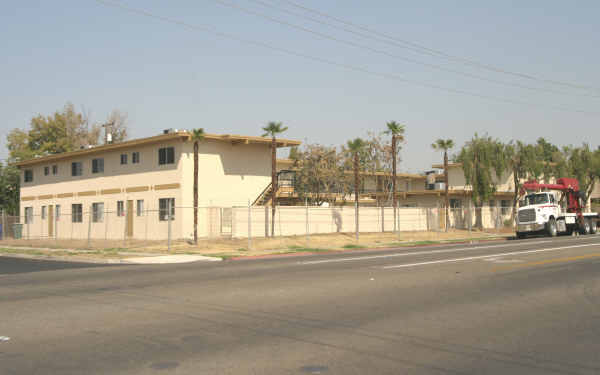 816 W Shields Ave in Fresno, CA - Foto de edificio - Building Photo