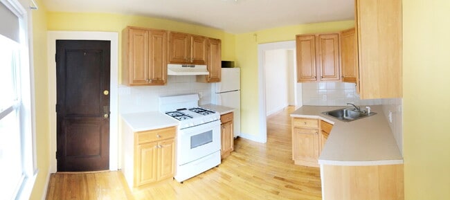 108 Bromfield St in Quincy, MA - Building Photo - Building Photo