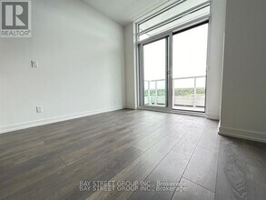 8 Beverley Glen Blvd in Vaughan, ON - Building Photo - Building Photo