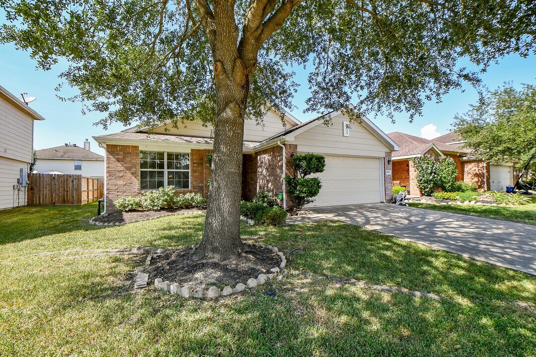 18114 Waverly Hollow Ln in Cypress, TX - Building Photo