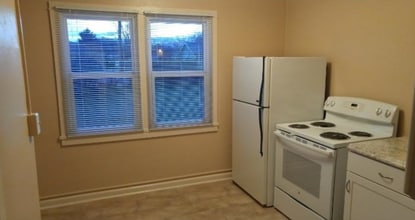 632 N 5th E St in Mountain Home, ID - Foto de edificio - Building Photo