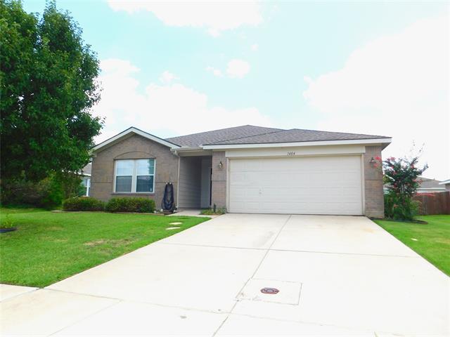 1404 Wenatchee Dr in Krum, TX - Building Photo