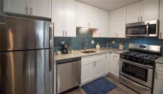 3900 Paces Walk SE, Unit 109 in Atlanta, GA - Building Photo