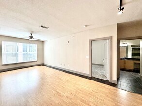 3660 Richmond Ave. in Houston, TX - Foto de edificio - Building Photo