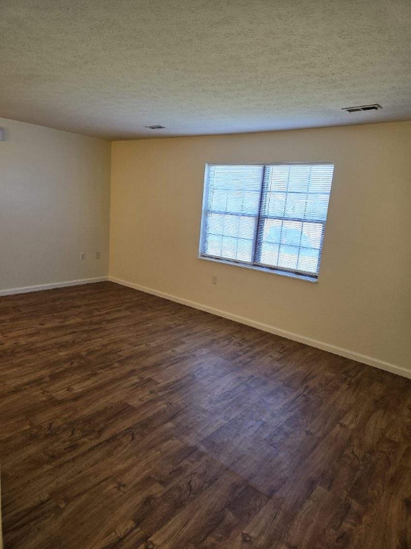 24 Scioto Dr in Heath, OH - Foto de edificio - Building Photo