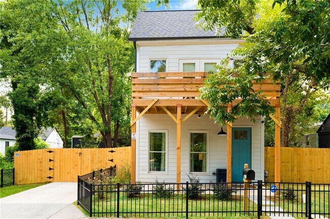 property at 1052 Camilla St SW