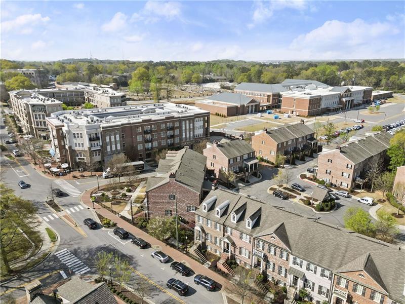 310 Rose Garden Ln in Alpharetta, GA - Foto de edificio