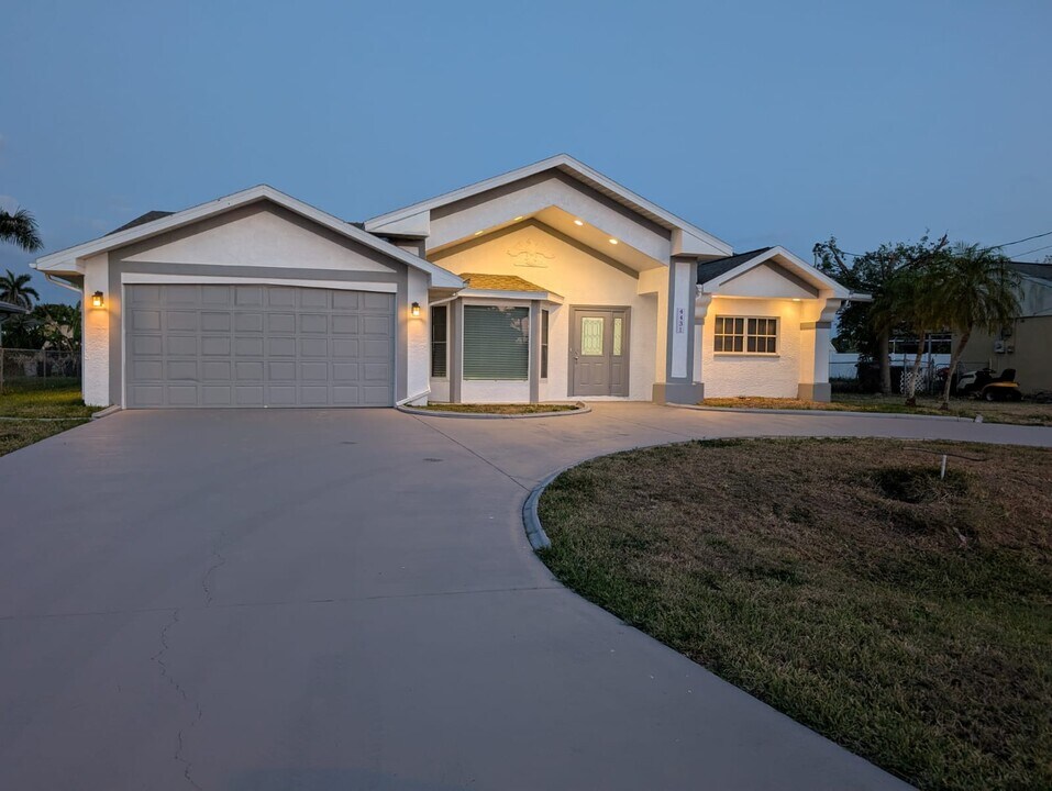 4431 SE 19th Ave in Cape Coral, FL - Building Photo