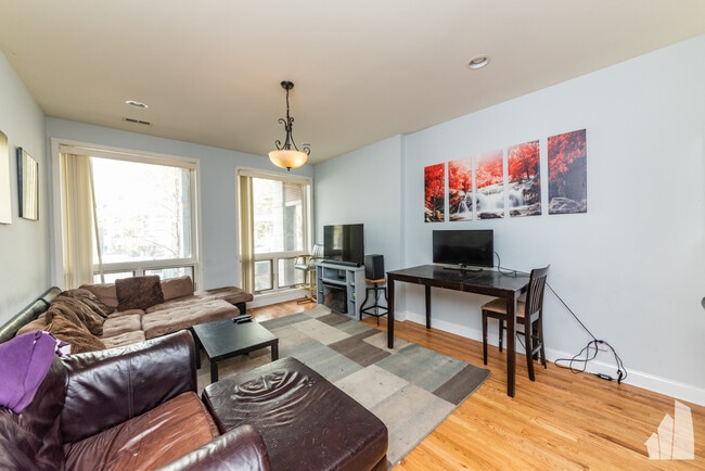 1133 W Addison St, Unit 2 in Chicago, IL - Foto de edificio - Building Photo