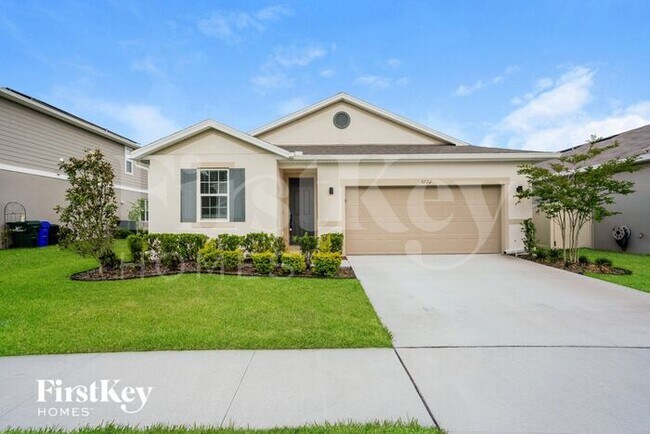 property at 5722 Arlington River Dr.