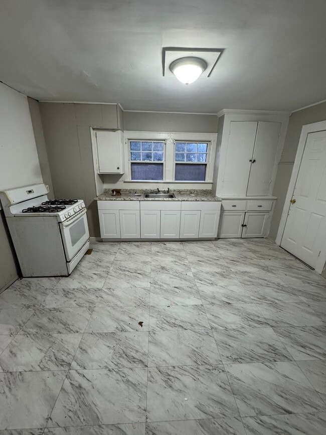 property at 41 Hobson Ave