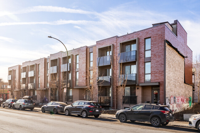 4360-4400 D'iberville St in Montréal, QC - Building Photo - Building Photo