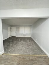 5798 Howe Rd in Wayne, MI - Building Photo - Building Photo