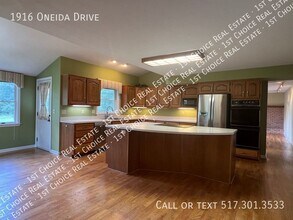 1916 Oneida Dr in Okemos, MI - Building Photo - Building Photo