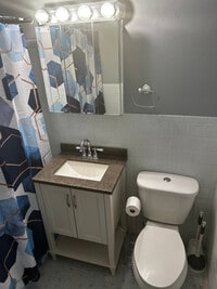 9001 Ridge Ave photo'