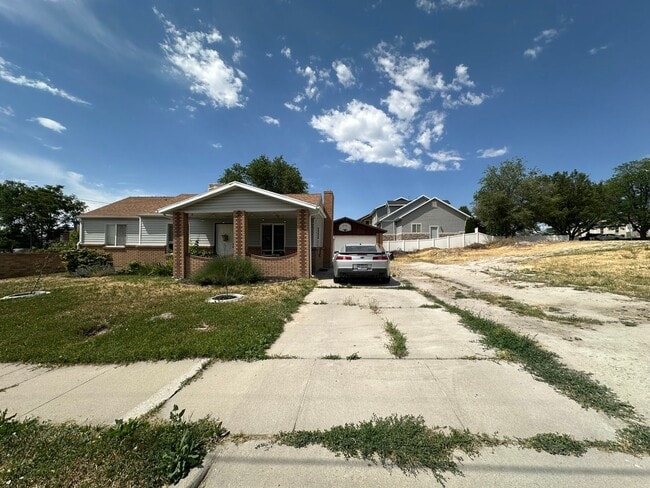 55 E 11000 S in Sandy, UT - Building Photo - Building Photo