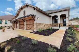 113 Cartwheel Bend in Austin, TX - Building Photo