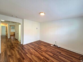 1612 17th Pl SE in Washington, DC - Building Photo - Building Photo