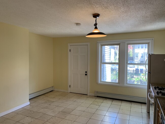 7 High Street Pl in Brookline, MA - Building Photo - Building Photo