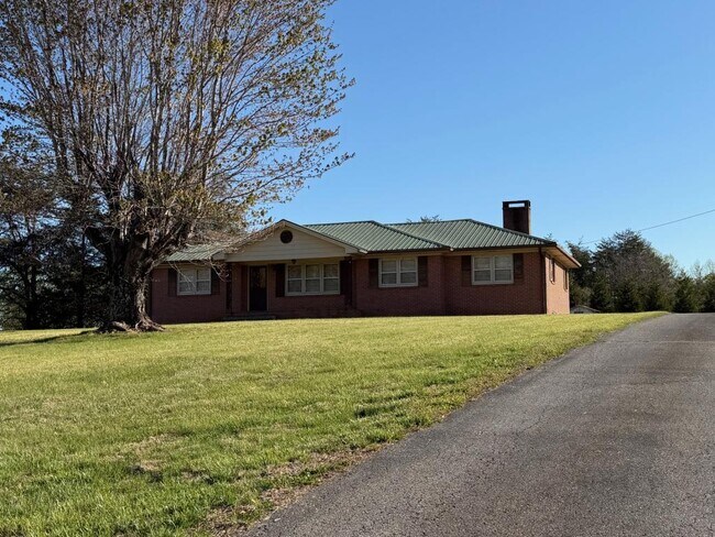 5396 Booker T Washington Hwy in Rocky Mount, VA - Building Photo - Building Photo