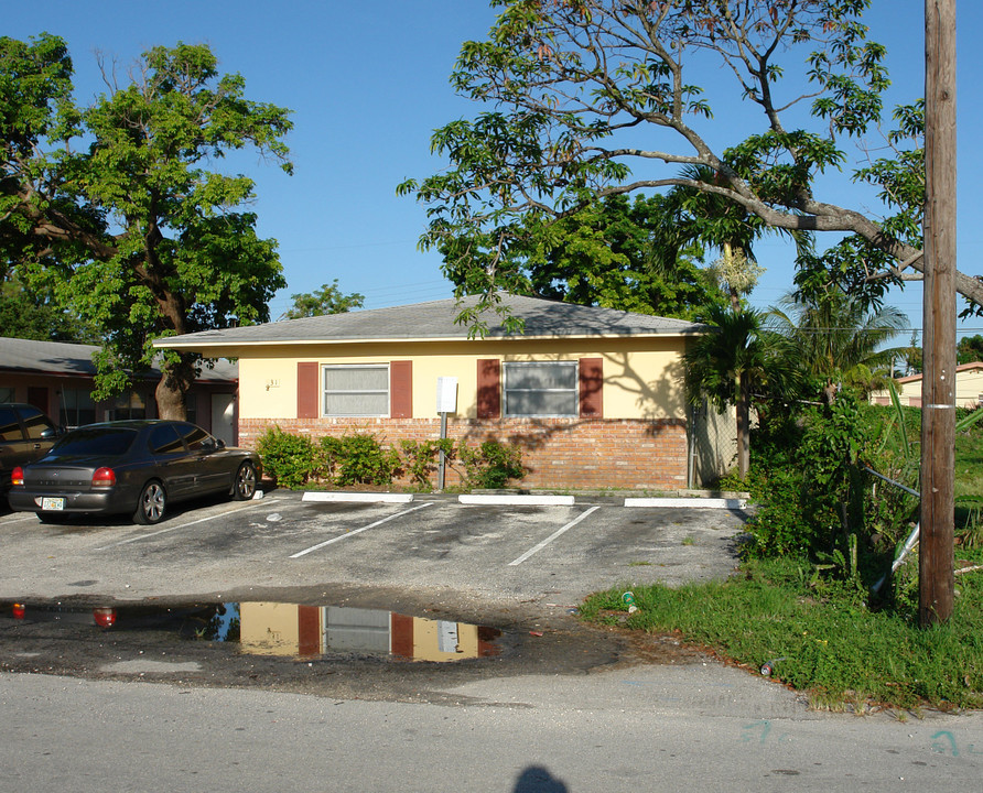 Progresso in Fort Lauderdale, FL - Building Photo