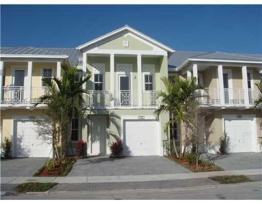 property at 7540 NW 114th Pl