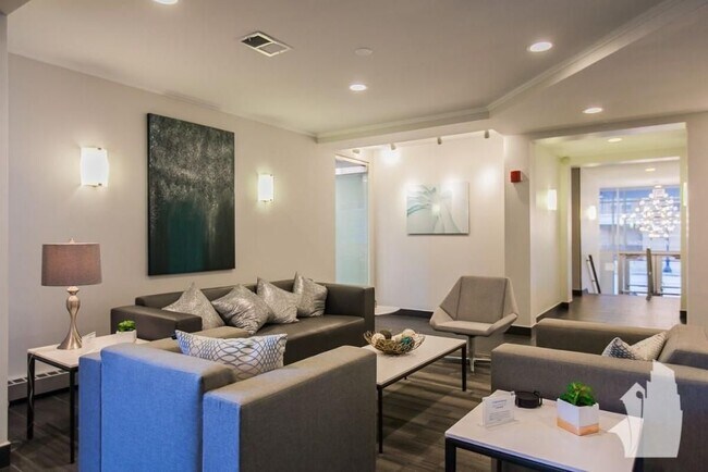 5600 N Sheridan Rd in Chicago, IL - Building Photo - Building Photo