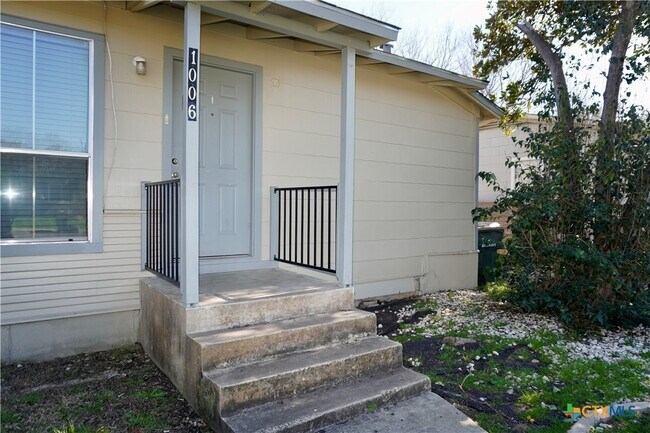 1006 Haynes St