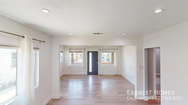 2918 S Norton Ave in Los Angeles, CA - Building Photo - Building Photo